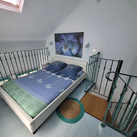 Gite Milly - 2 Studios En Coeur De Ville Milly-la-Foret Quarto foto