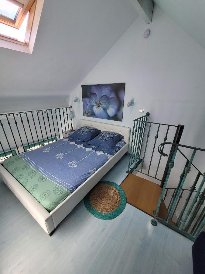 Gite Milly - 2 Studios En Coeur De Ville Milly-la-Foret Exterior foto