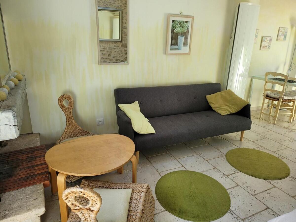 Gite Milly - 2 Studios En Coeur De Ville Milly-la-Foret Quarto foto