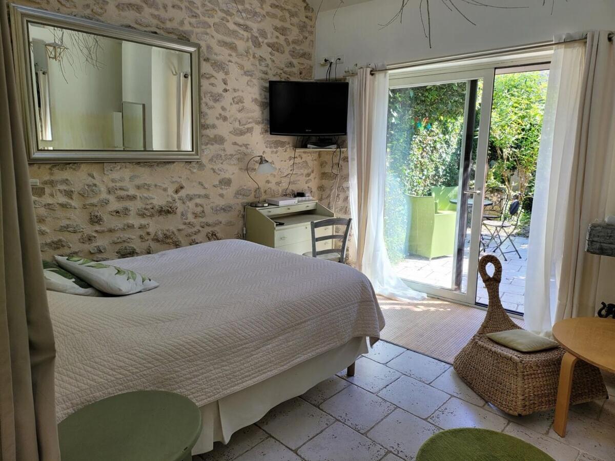 Gite Milly - 2 Studios En Coeur De Ville Milly-la-Foret Quarto foto